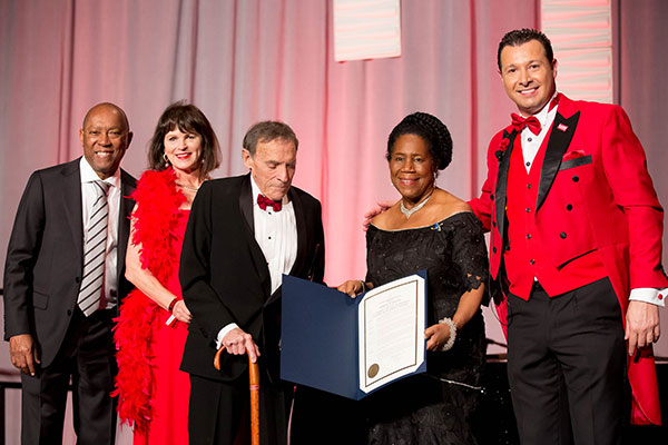Photo: Marvy A. Finger receives Lifetime Achievement Award