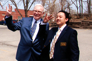 Students from the Wolff Center recently were invited to spend almost a full day with famed investor Warren Buffett at the Berkshire Hathway headquarters.